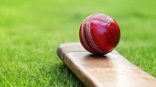 The Oval stages the inaugural Women's Vitality Blast final as the table toppers Surrey go up against the Bears, who dispatched the Blaze in the semi-final earlier.