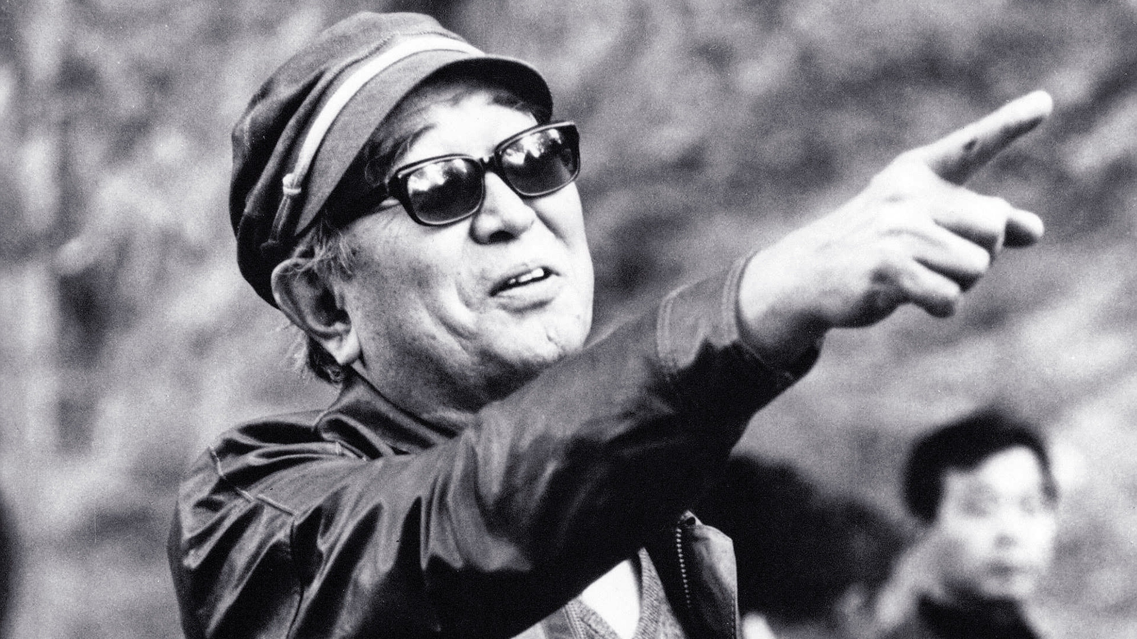 Akira kurosawa. Акира Куросава. Акира Куросава в молодости. Akira Kurosawa в молодости. Акира Куросава стиль.