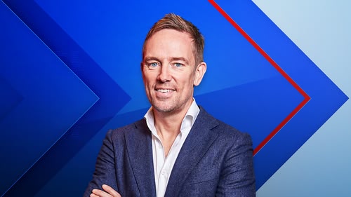 Stay up to speed with the afternoon's football up and down the country as goals go in and updates arrive in the studio from around the grounds.