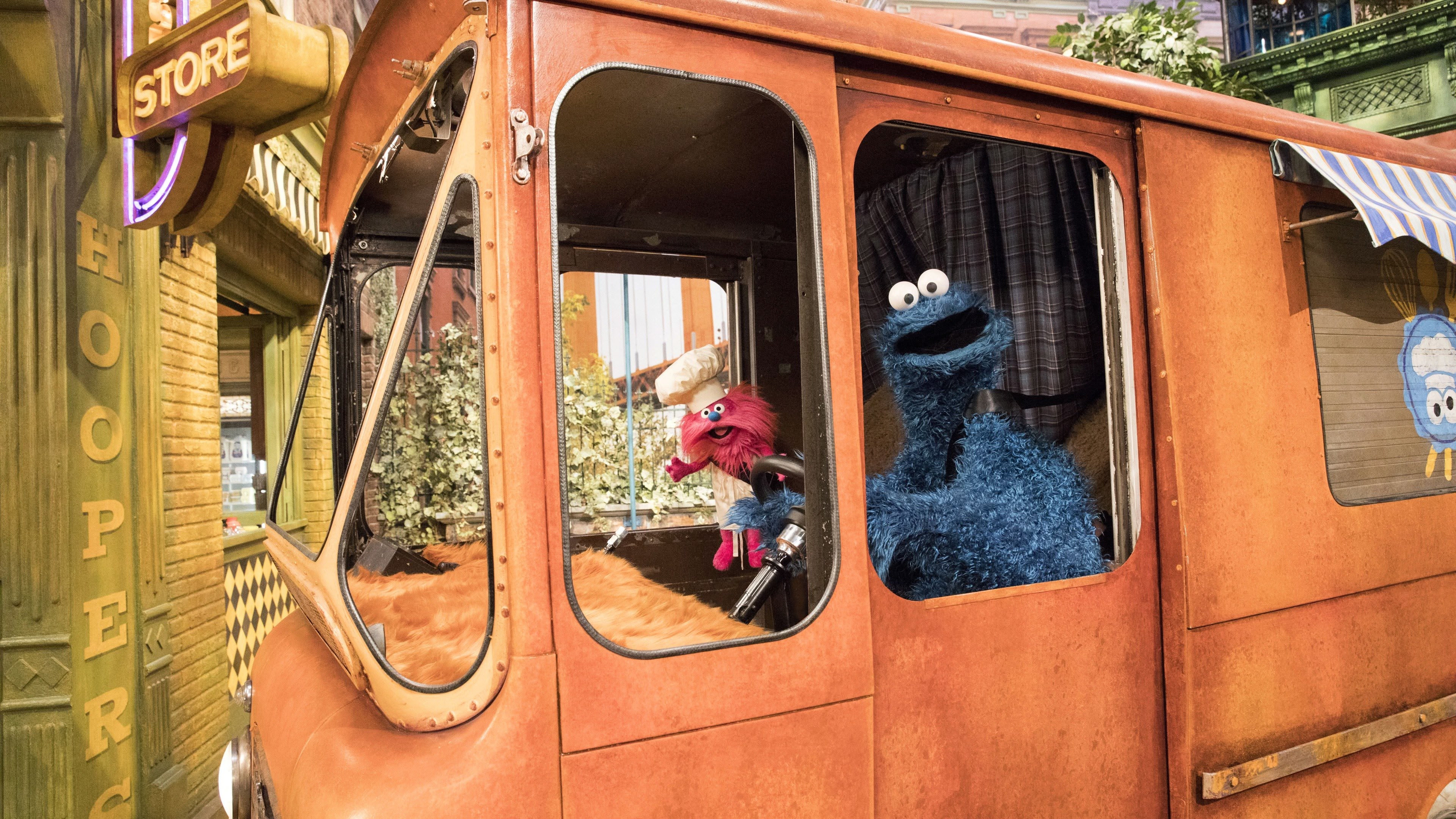 Cookie Monster's Foodie Truck | Sky.com